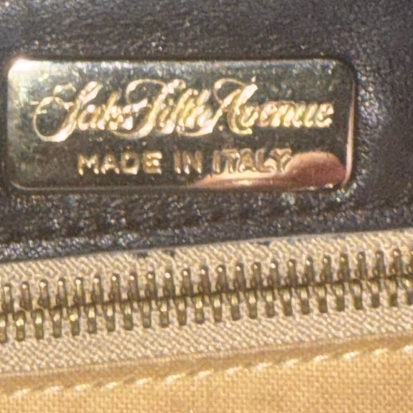 SAKS FIFTH AVENUE MADE IN ITALY VINTAGE CALF LEATHER ENVELOPE CLUTCH W GOLD TRIM - Picture 6 of 14